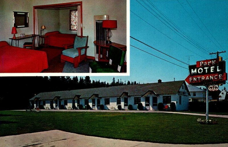 Holiday Park Motel (Park Motel) - Vintage Postcard (newer photo)